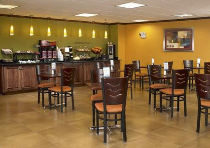 Comfort Inn & Suites Washington 05.[1]